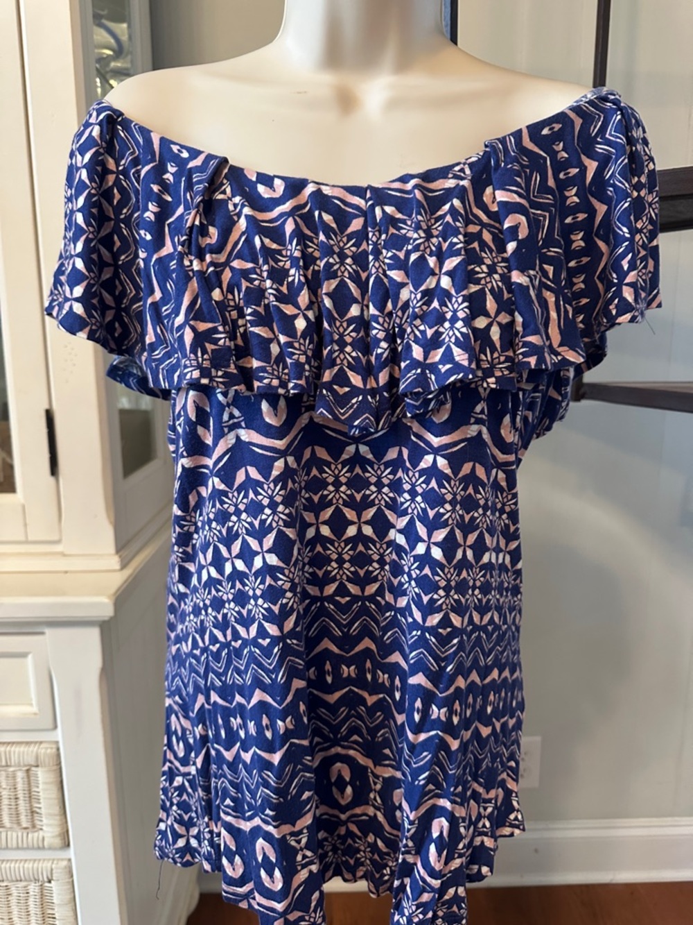 Cable & Gauge Navy and Light Pink Printed Scoop Neck Top